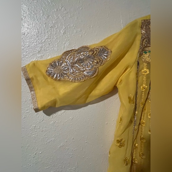 Yellow and Silver Embellished Tunic with Raglan Sleeves - Picture 5 of 13